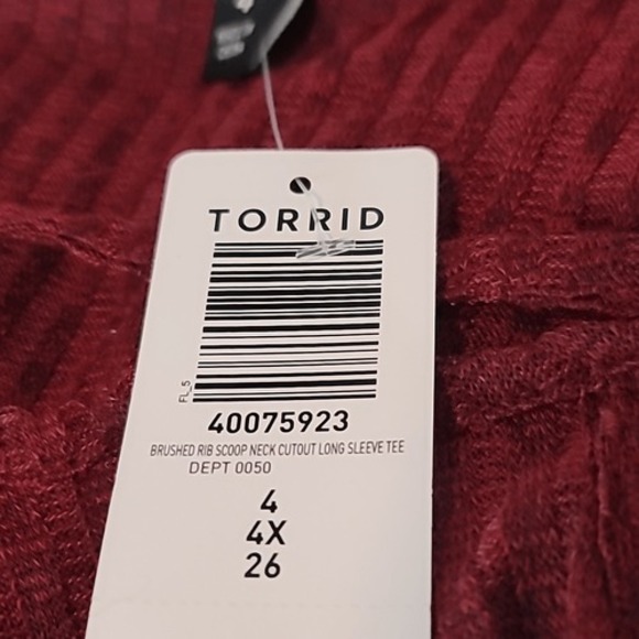 Torrid Rib Scoop Neck Cut Out Long Skeeve‎ Crop Top - Picture 13 of 13